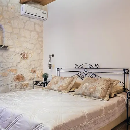 Diamond Villa *